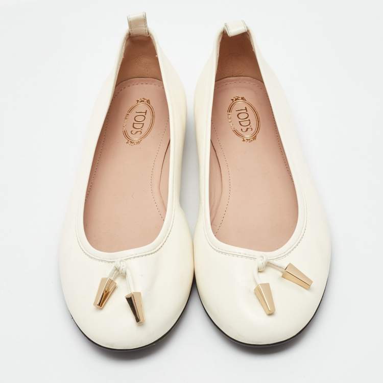 Pre Owned Tod's Off White Leather Studded Ballet Flats Size 38