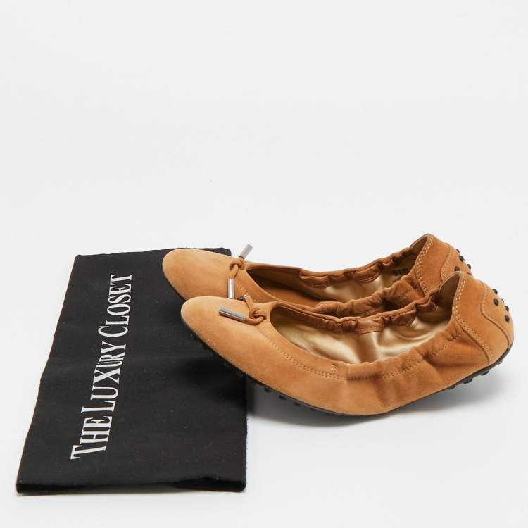 Pre Owned Tod's Beige Suede Bow Scrunch Ballet Flats Size 37.5