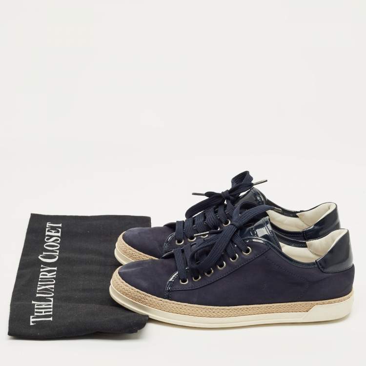 مملوكة مسبقًا Tod's Navy Blue Nubuck Leather and Patent Leather Lace Up Sneakers Size 36