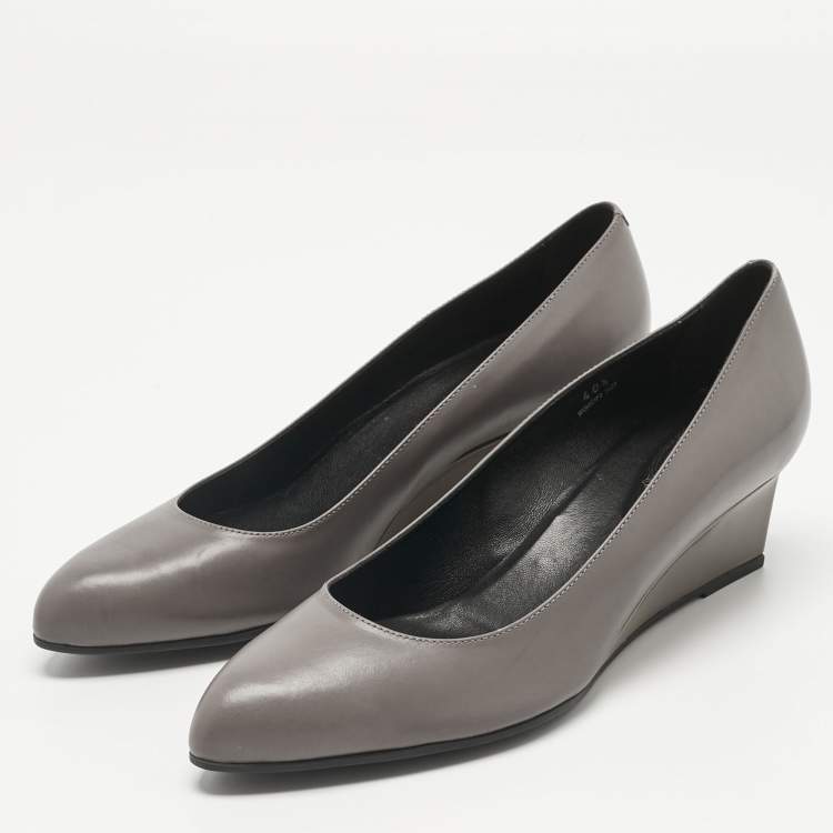Pre Owned Tod's Grey Leather Wedge Pumps Size 40.5