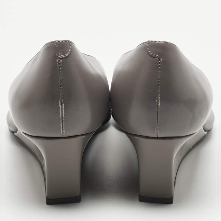 Pre Owned Tod's Grey Leather Wedge Pumps Size 40.5