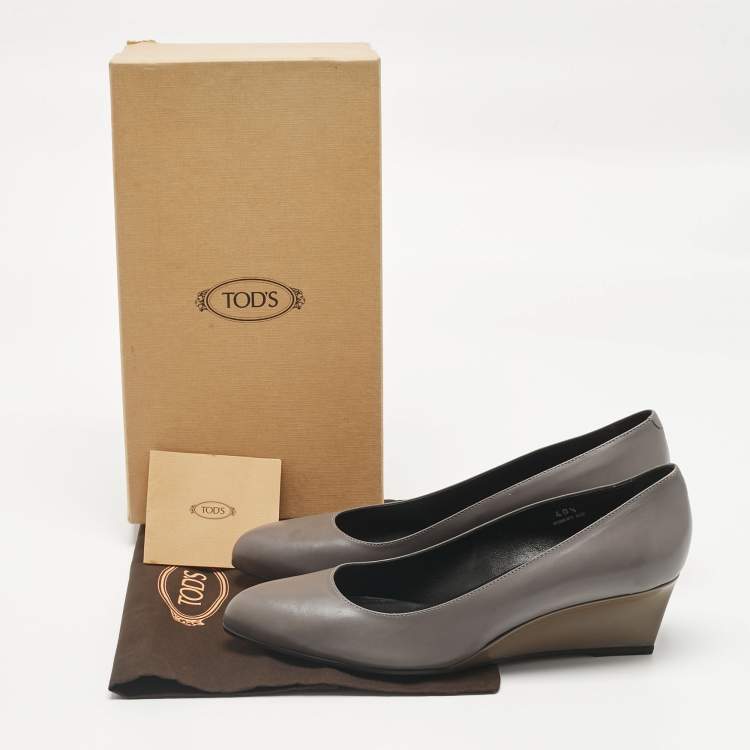 Pre Owned Tod's Grey Leather Wedge Pumps Size 40.5