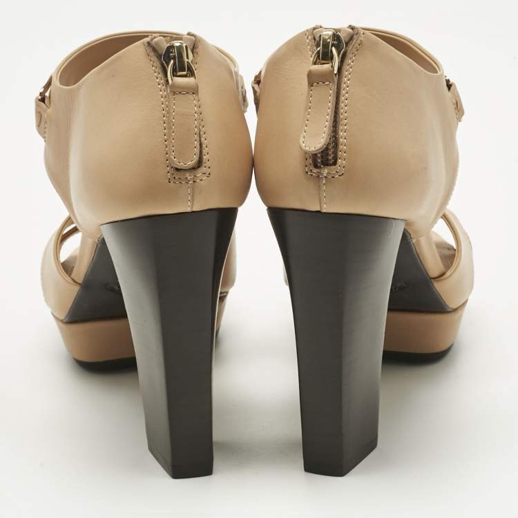 Pre Owned Tod's Beige Leather Chainlink Sandals Size 36.5