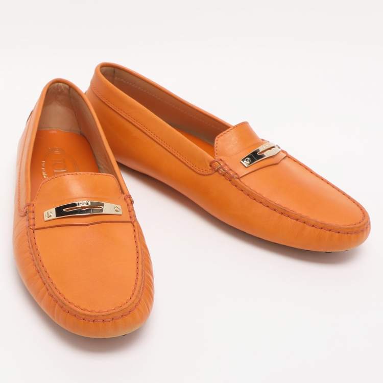 Pre Owned Tod's Tan Leather Loafers Size 39.5