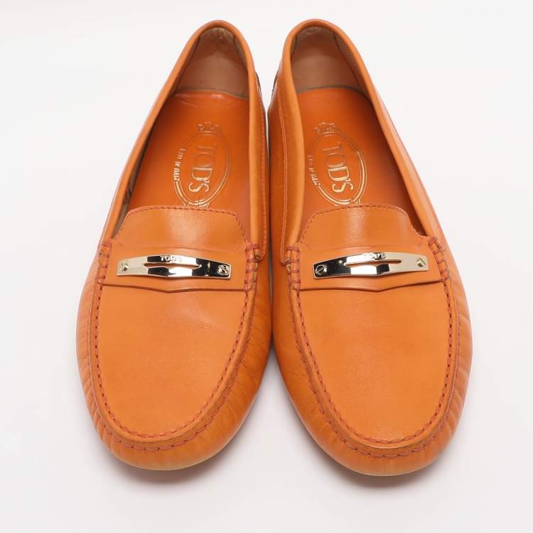 Pre Owned Tod's Tan Leather Loafers Size 39.5