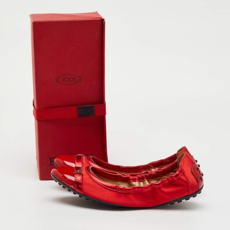 Pre Owned Tod’s For Ferrari Red Patent Leather and Satin Scrunch Ballet Flats Size 38