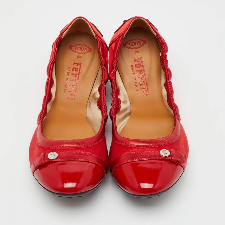 Pre Owned Tod’s For Ferrari Red Patent Leather and Satin Scrunch Ballet Flats Size 38