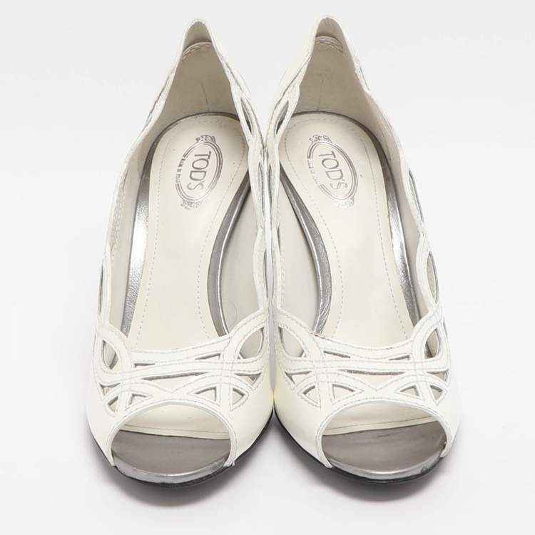 مملوكة مسبقًا Tod's Size 37 White Cutout Patent Leather Peep Toe Pumps