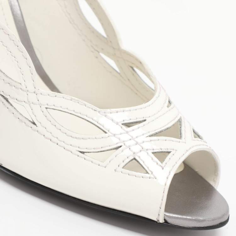 مملوكة مسبقًا Tod's Size 37 White Cutout Patent Leather Peep Toe Pumps