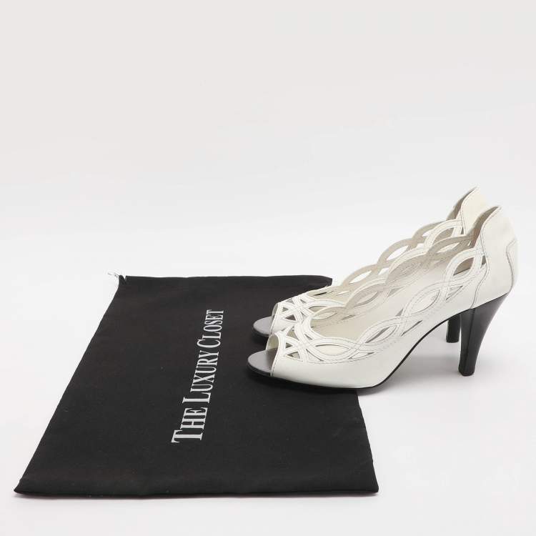 مملوكة مسبقًا Tod's Size 37 White Cutout Patent Leather Peep Toe Pumps
