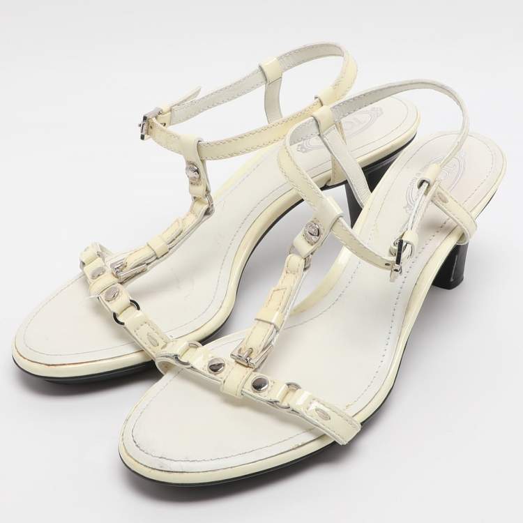 Pre Owned Tod's Size 37 Cream Patent Leather Ankle Strap Sandals