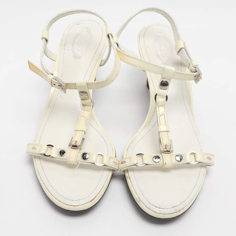 Pre Owned Tod's Size 37 Cream Patent Leather Ankle Strap Sandals