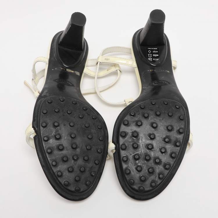 Pre Owned Tod's Size 37 Cream Patent Leather Ankle Strap Sandals