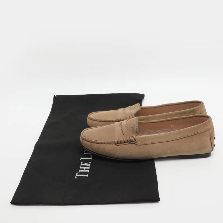 Pre Owned Tod's Gommino Size 37 Beige Suede Flats