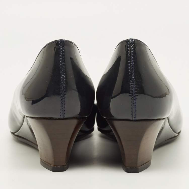 Pre Owned Tod's Size 41 Navy Blue Patent Leather Wedge Pumps