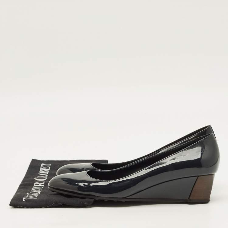 Pre Owned Tod's Size 41 Navy Blue Patent Leather Wedge Pumps
