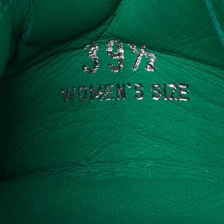 Pre Owned Tod's Gommino Size 39.5 Green Suede Loafers