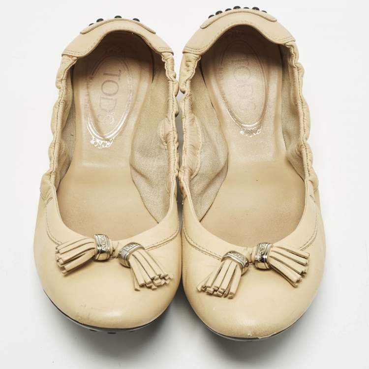 Pre Owned Tod's Scrunch Size 37 Beige Leather Ballet Flats