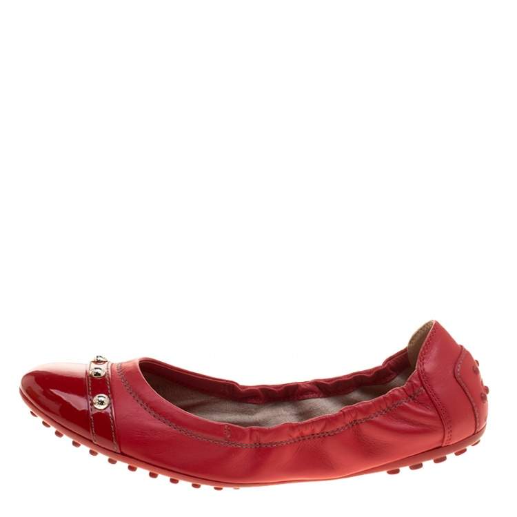 Pre Owned Tod's Red Leather Studs Detail Scrunch Ballet Flats Size 37