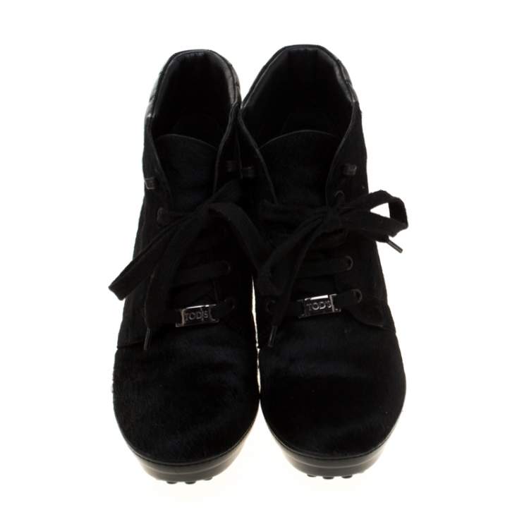Pre Owned Tod's Black Calf Hair And Leather Trim Lace Up Ankle Boots Size 37.5