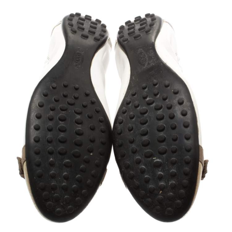 مملوكة مسبقًا Tod's White Leather And Beige Cap Toe Buckle Detail Ballet Flats Size 37.5