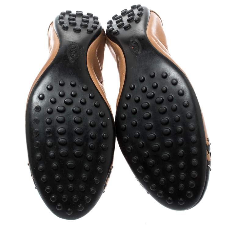 Pre Owned Tod's Beige/Brown Leather Studded Scrunch Ballet Flat Size 37