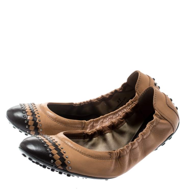 Pre Owned Tod's Beige/Brown Leather Studded Scrunch Ballet Flat Size 37