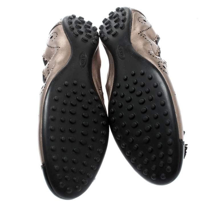 Pre Owned Tod's Black And Metallic Grey Brogue Leather Tassel Cap Toe Scrunch Ballet Flats Size 37