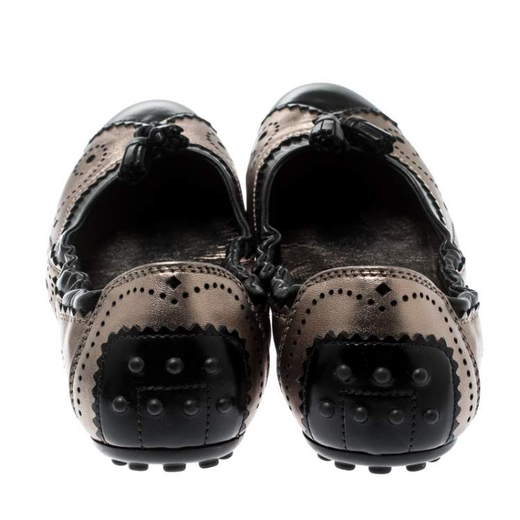 Pre Owned Tod's Black And Metallic Grey Brogue Leather Tassel Cap Toe Scrunch Ballet Flats Size 37