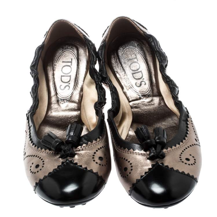 Pre Owned Tod's Black And Metallic Grey Brogue Leather Tassel Cap Toe Scrunch Ballet Flats Size 37