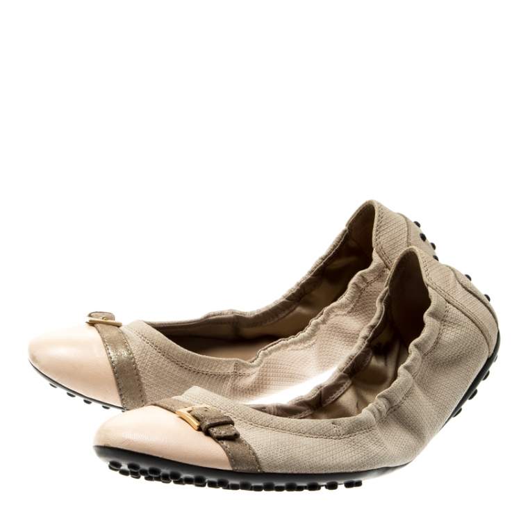 Pre Owned Tod's Beige/Pale Pink Textured Leather Buckle Detail Scrunch Ballet Flats Size 38.5