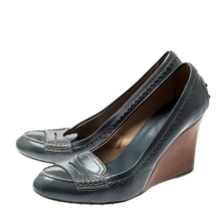 Pre Owned Tod's Blue Textured Leather Wedge Heel Penny Loafer Pumps Size 38.5