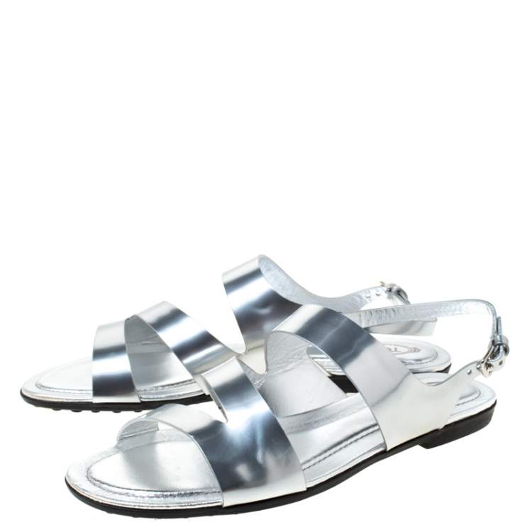 Pre Owned Tod's Metallic Silver Leather Flat Sandals Size 37.5