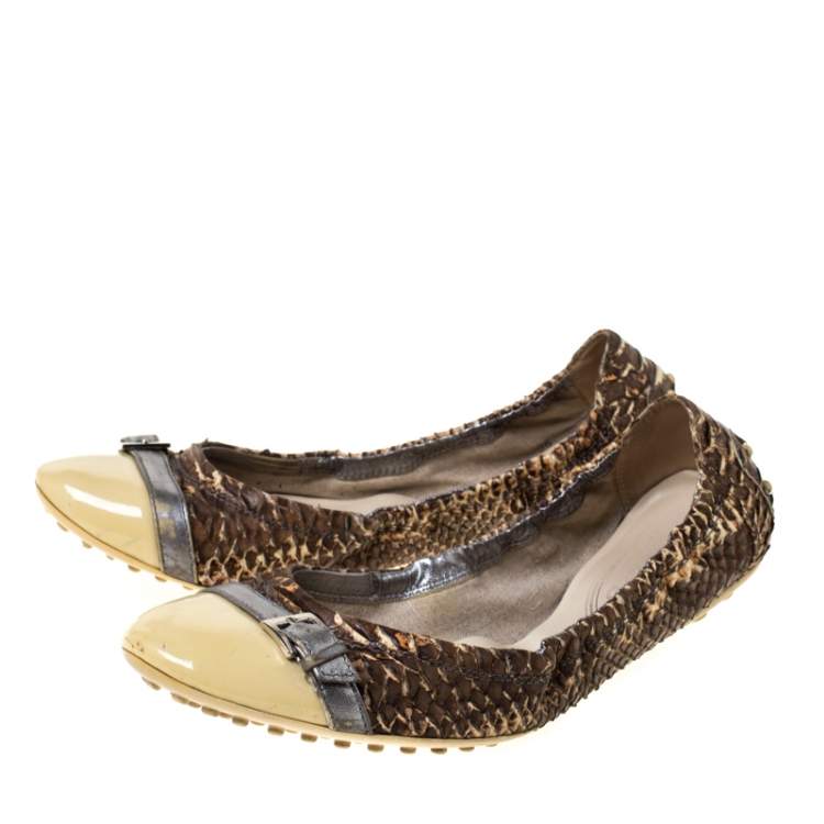 Pre Owned Tod's Brown/Cream Python and Patent Leather Cap Toe Buckle Scrunch Ballet Flats Size 38