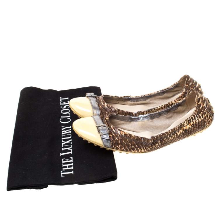 Pre Owned Tod's Brown/Cream Python and Patent Leather Cap Toe Buckle Scrunch Ballet Flats Size 38