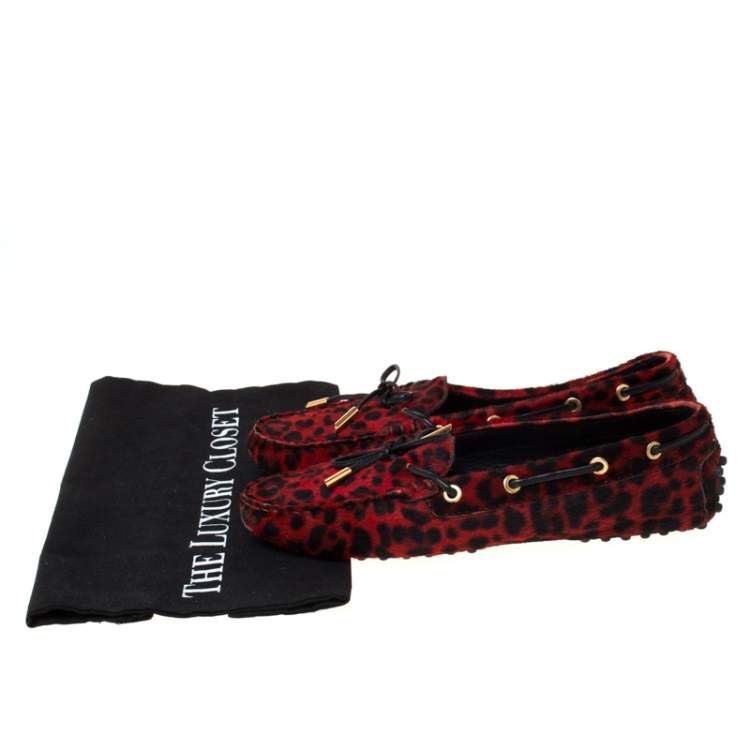 مملوكة مسبقًا Tod's Red Pony Hair Gommino Bow Loafers Size 38.5