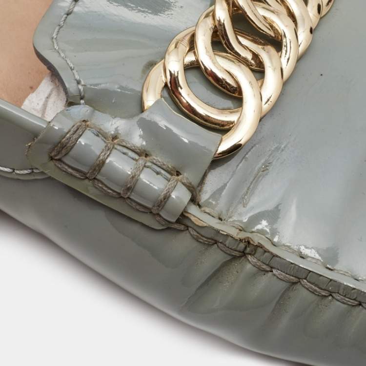 Pre Owned Tod's Grey Patent Leather Chain Detail Slip On Loafers Size 39.5