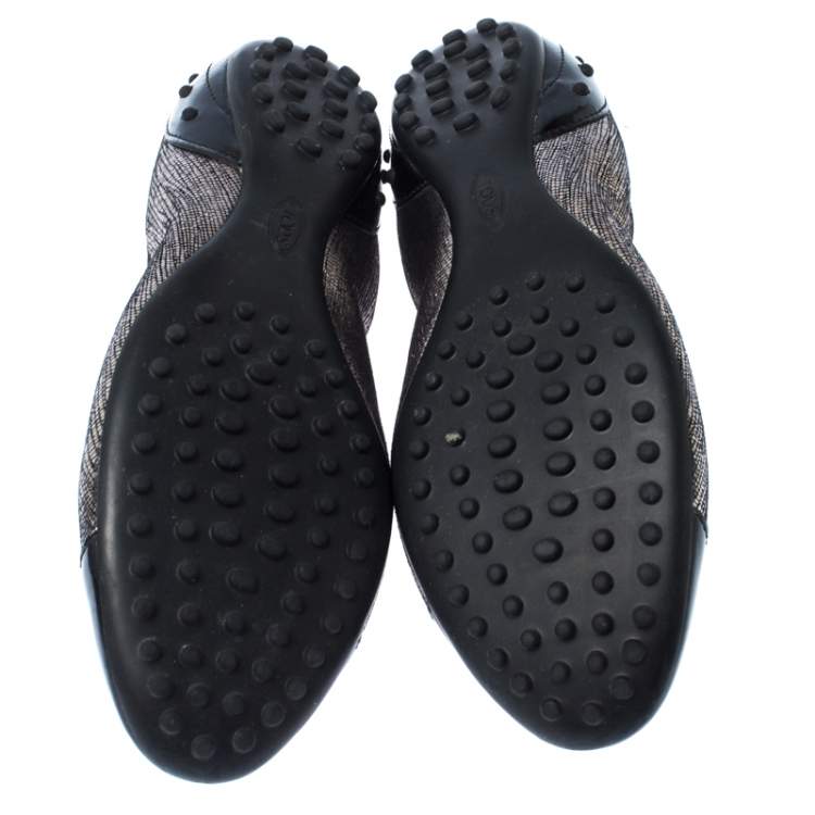 Pre Owned  Tod's Black/Silver Textured Leather Cap Toe Ballet Flats Size 37