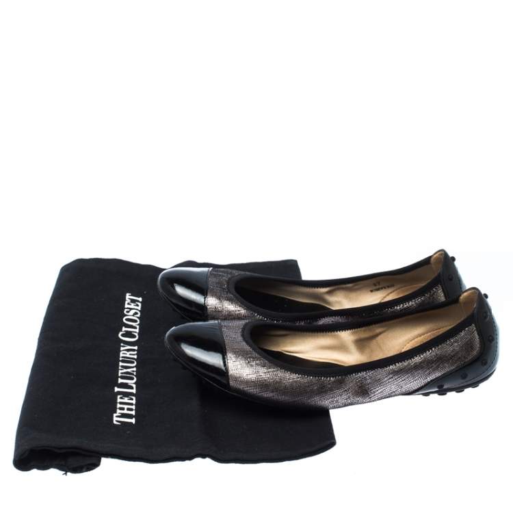 Pre Owned  Tod's Black/Silver Textured Leather Cap Toe Ballet Flats Size 37
