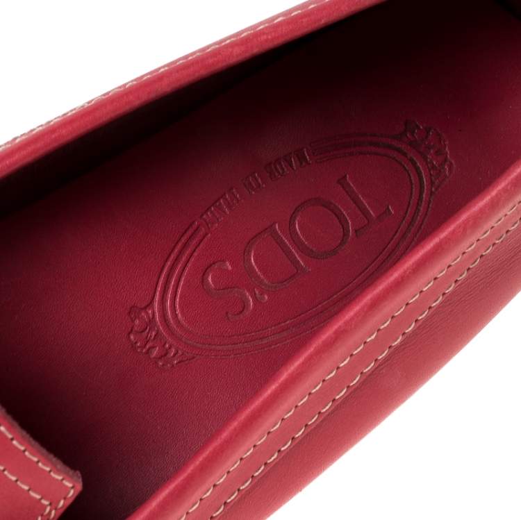 Pre Owned Tod's Pink Leather Buckle Detail Slip On Loafers Size 37.5
