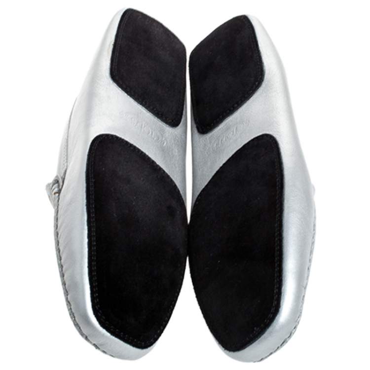 مملوكة مسبقًا Tod's Silver Soft Leather Loafers Size 37.5