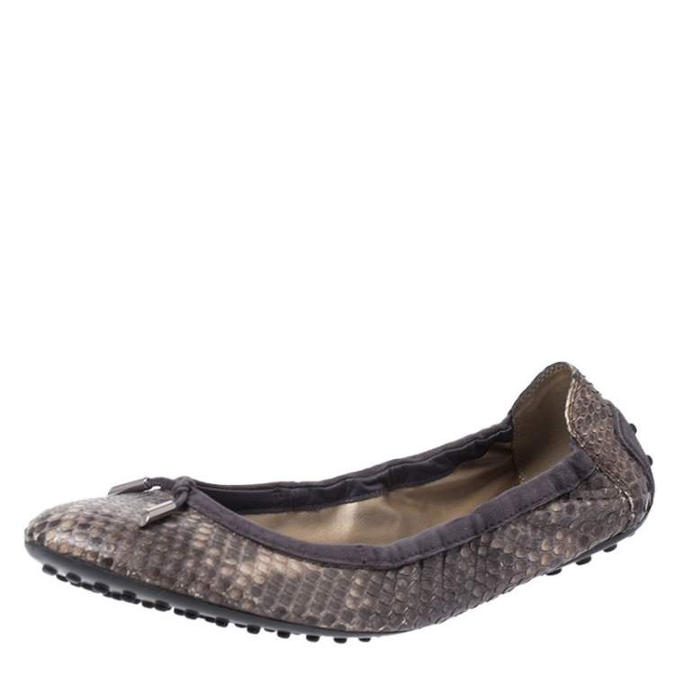Pre Owned Tod's Grey/Beige Python and Suede Scrunch Ballerina Flats Size 41.5