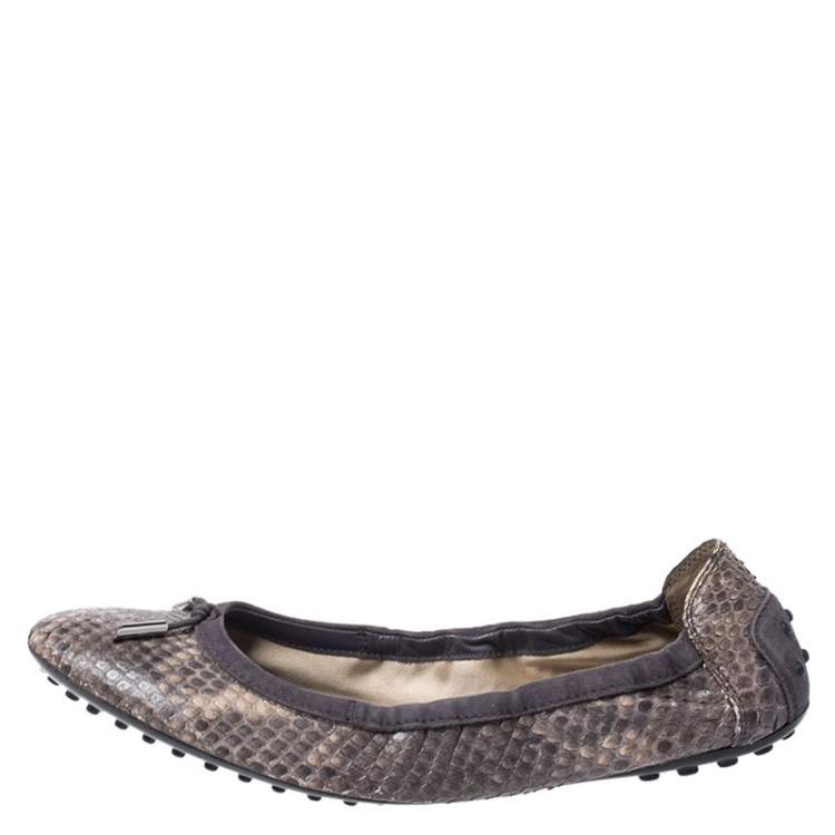 Pre Owned Tod's Grey/Beige Python and Suede Scrunch Ballerina Flats Size 41.5