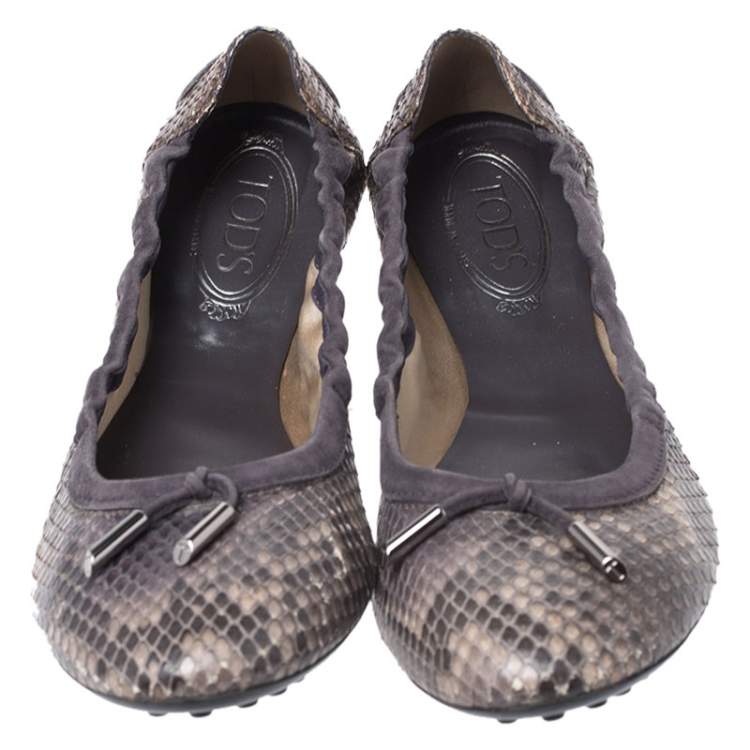 Pre Owned Tod's Grey/Beige Python and Suede Scrunch Ballerina Flats Size 41.5