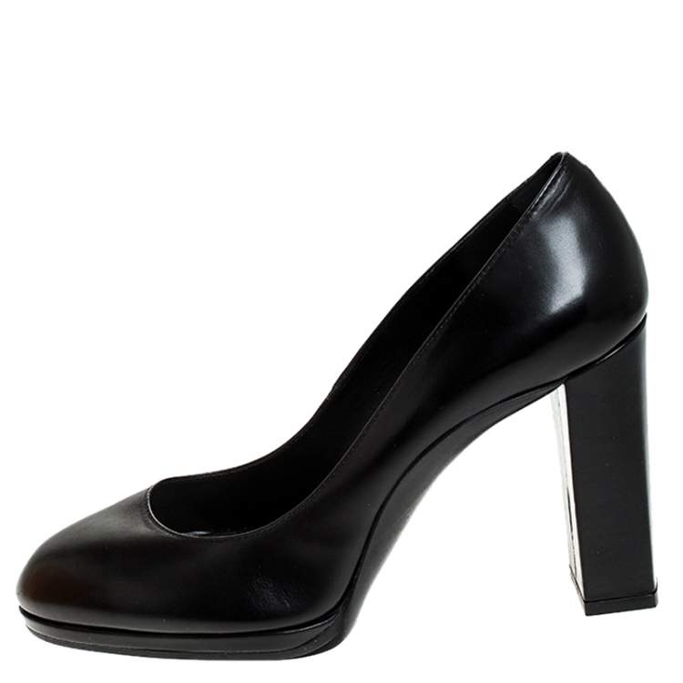Pre Owned Tod's Black Leather Pumps Size 40.5