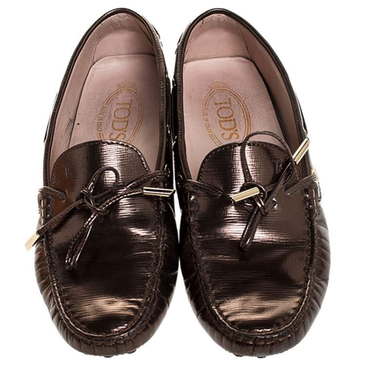 Pre Owned Tod's Metallic Leather Bow Slip On Loafers Size 38