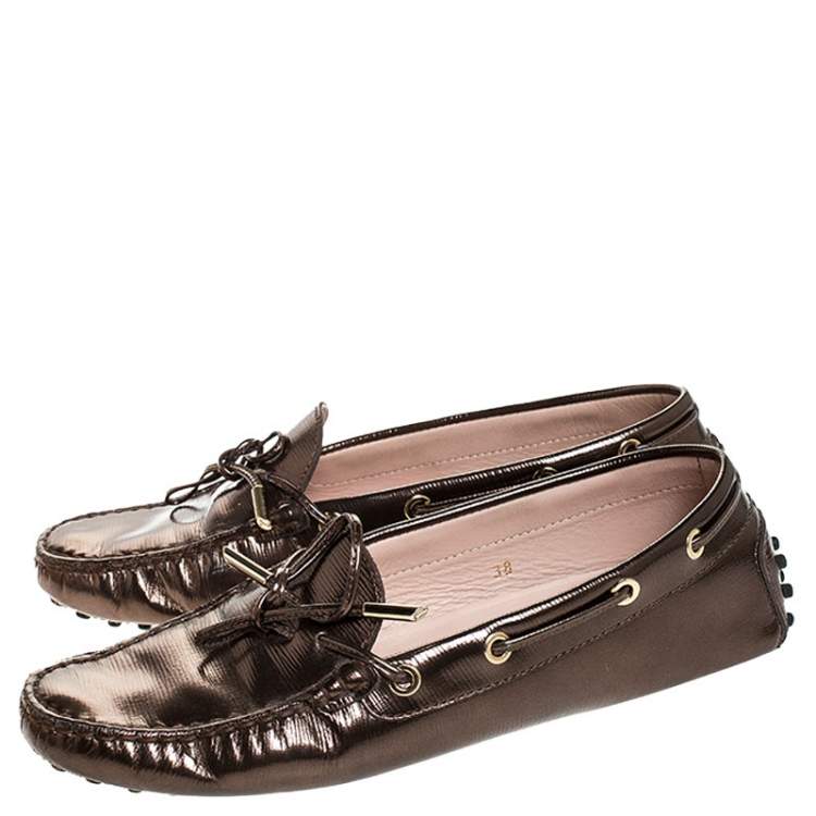 Pre Owned Tod's Metallic Leather Bow Slip On Loafers Size 38