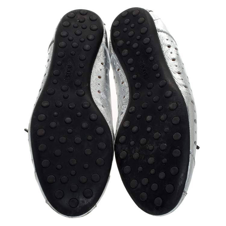 Pre Owned Tod's Metallic Silver Perforated Leather Lace Up Scrunch Low Top Sneakers Size 39