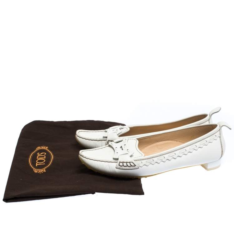 Pre Owned Tod's White Leather Pointed Toe Slip On Loafers Size 39
