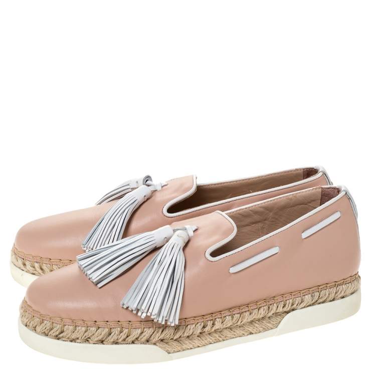 مملوكة مسبقًا Tod's Powder Pink Leather Tassel Espadrille Platform Sneaker Size 37.5
